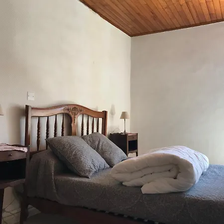 De L'eglise Et Du Chateau 2 A 15 Personnes Apartman *