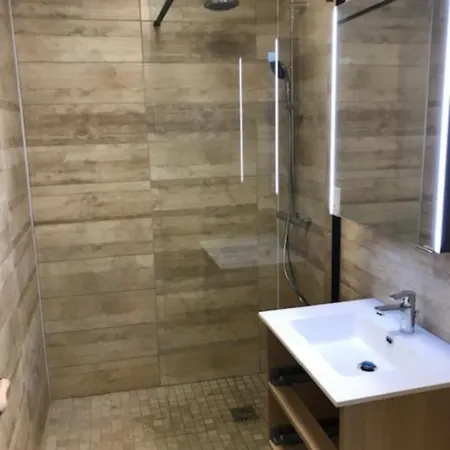 De L'église Et Du Château 2 à 15 Personnes Apartamento