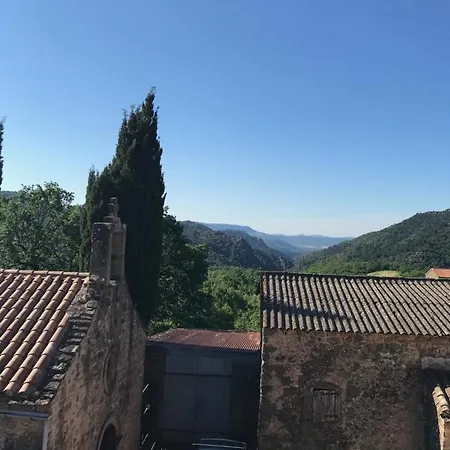 De L'eglise Et Du Chateau 2 A 15 Personnes