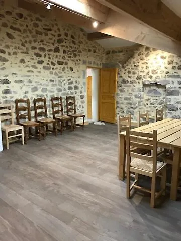 De L'eglise Et Du Chateau 2 A 15 Personnes Apartament Avene